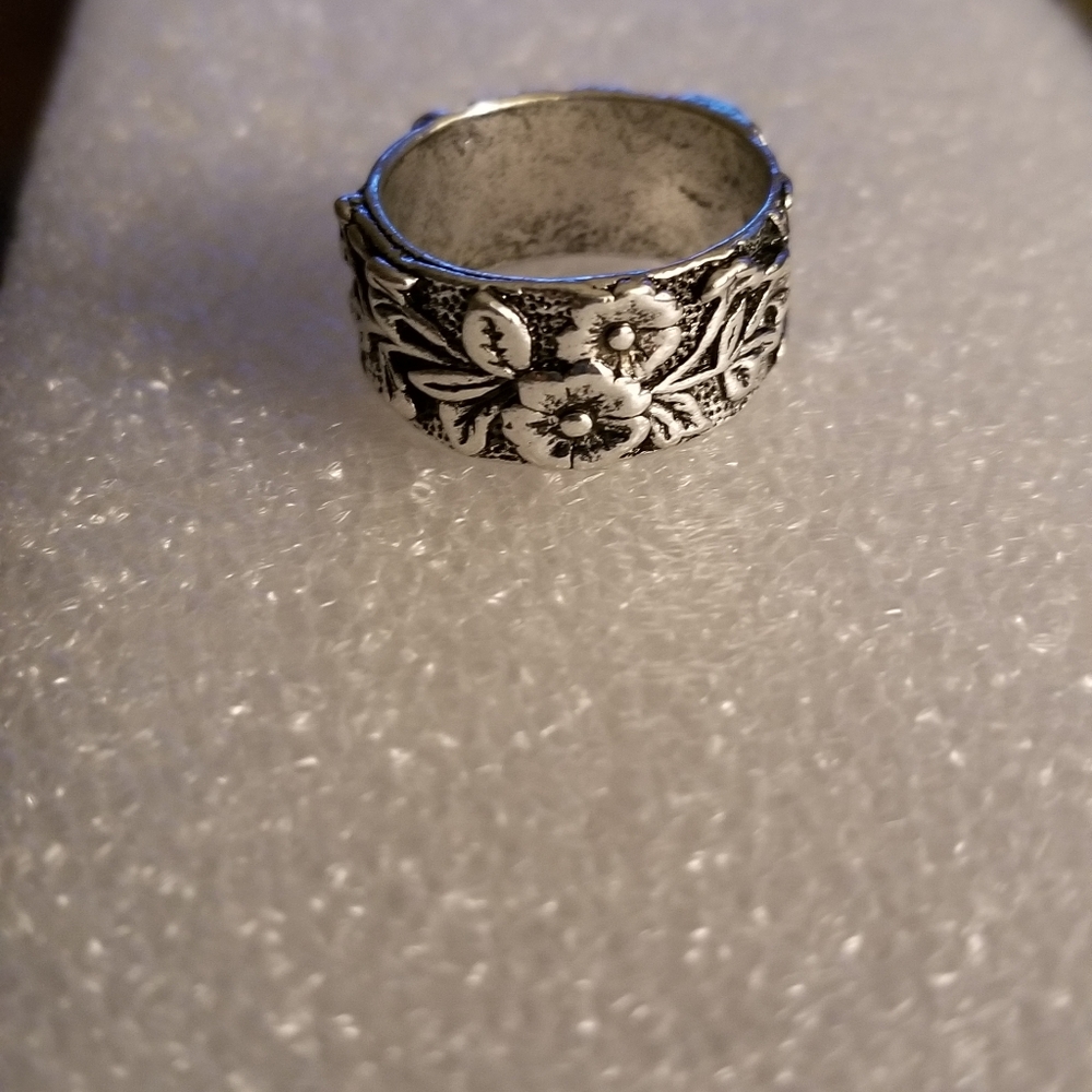 925 Sterling Silver Ring.
